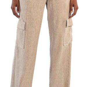 Kut from the Kloth Wide-Leg Cargo Pants in Light Taupe